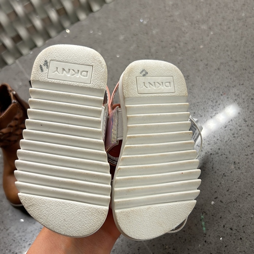 Set of 2 pairs size 5Tand 6T - Picture 6 of 8